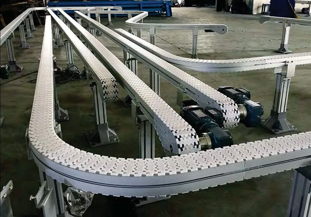 Flexible slat conveyor